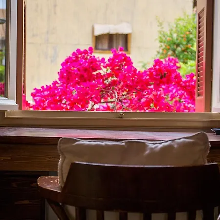 Town Traditional House / Cozy Yard Apartment Lefkada City