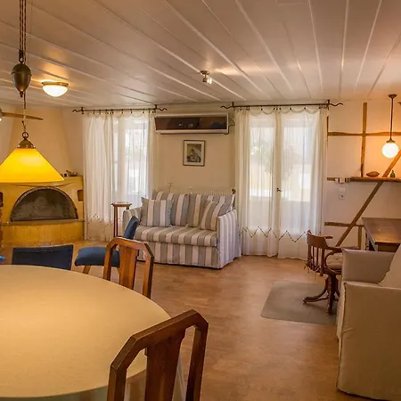 Town Traditional House / Cozy Yard דירה *