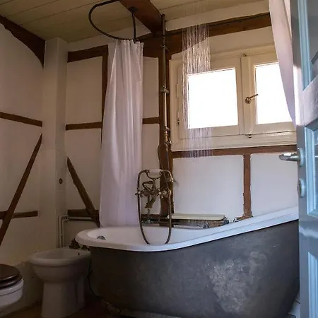 Town Traditional House / Cozy Yard Apartment Lefkada City
