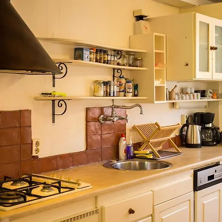 Town Traditional House / Cozy Yard Lägenhet